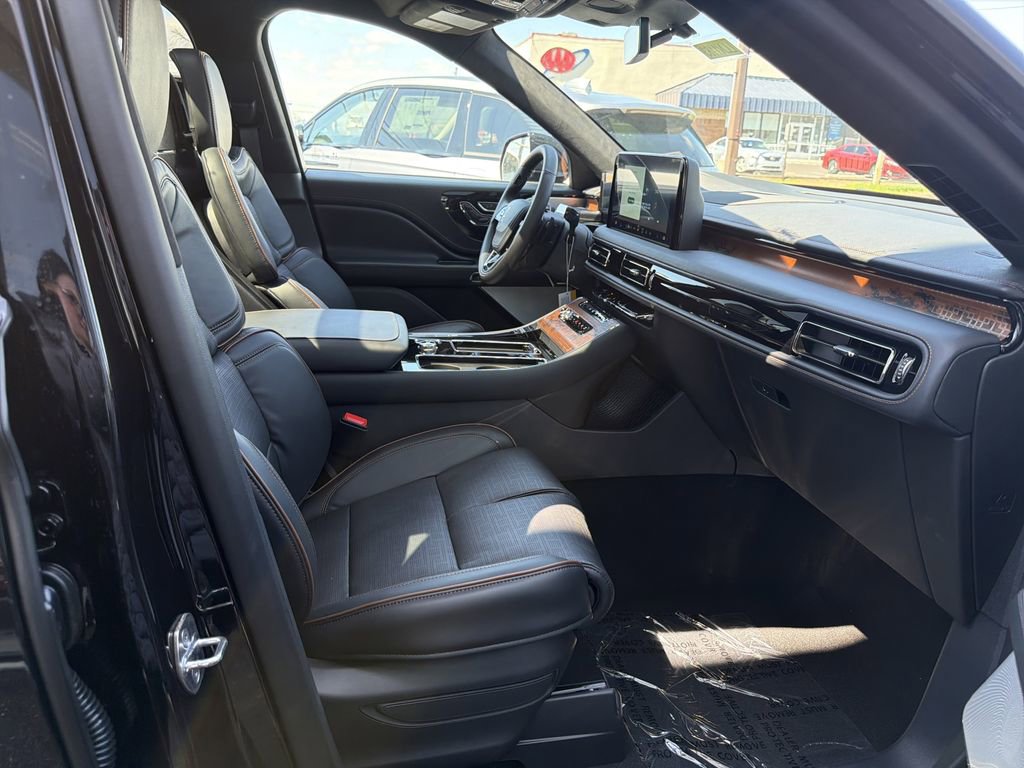New 2026 Lincoln Aviator Black Label image 7