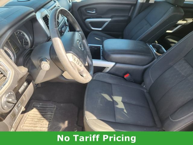 Used 2018 Nissan Titan SV w/ SV Convenience Package image 12