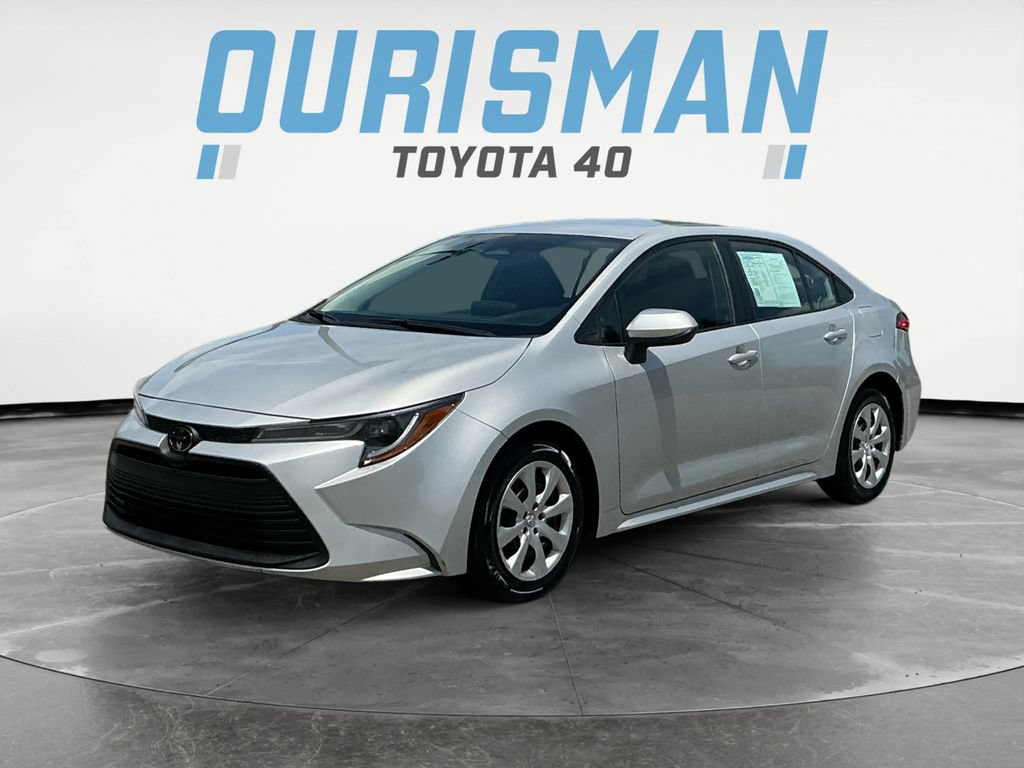 Used 2023 Toyota Corolla LE FWD image 3