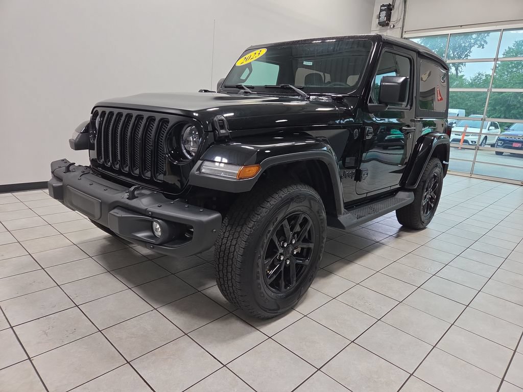 Used 2023 Jeep Wrangler Sport AWD/4WD video 3