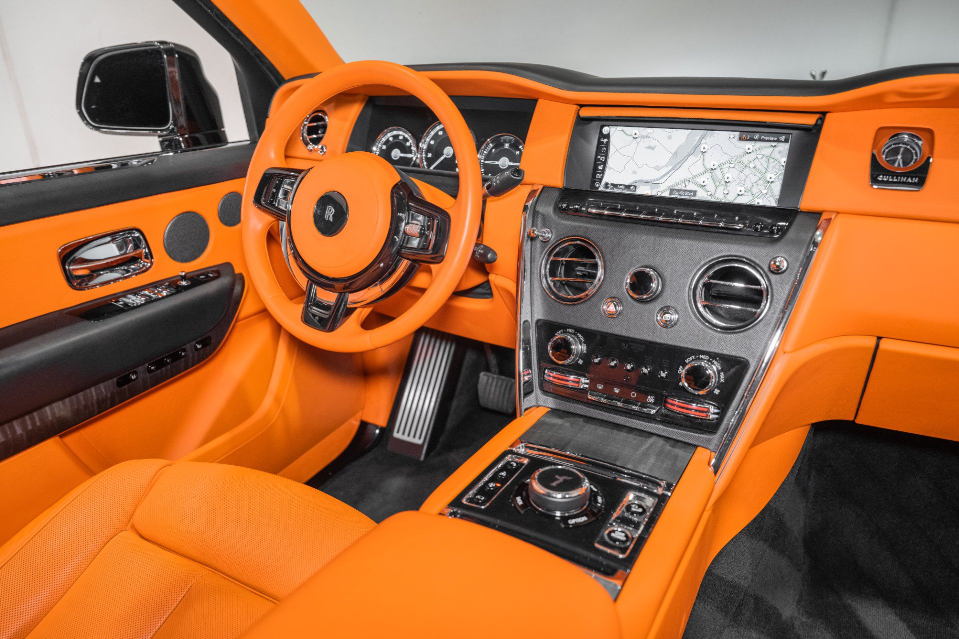 Used 2020 Rolls-Royce Cullinan AWD/4WD image 31