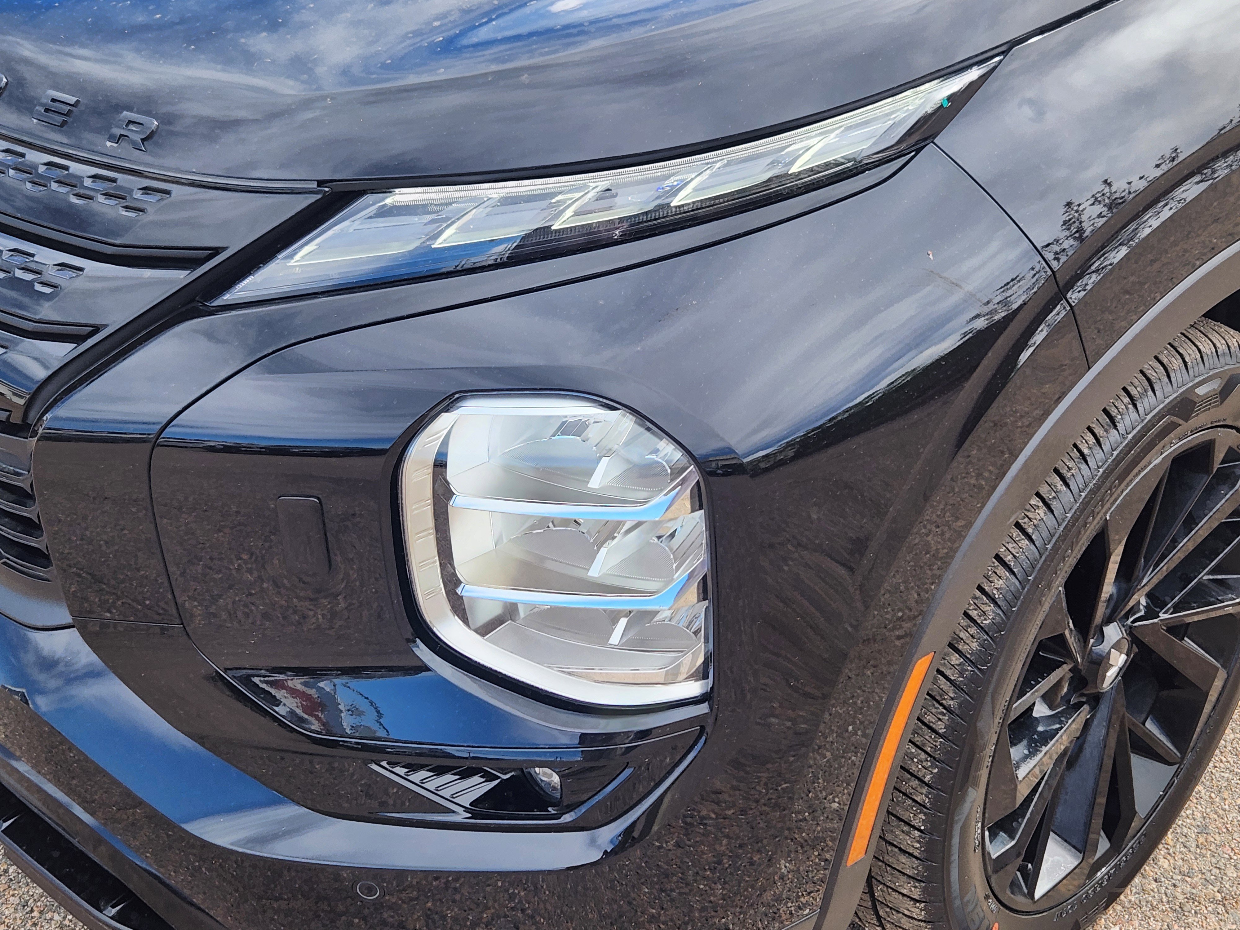 Used 2025 Mitsubishi Outlander SEL AWD/4WD image 5