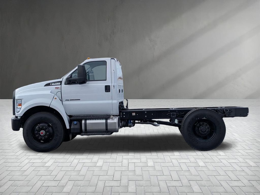 New 2025 Ford F750 2WD Regular Cab Super Duty image 13
