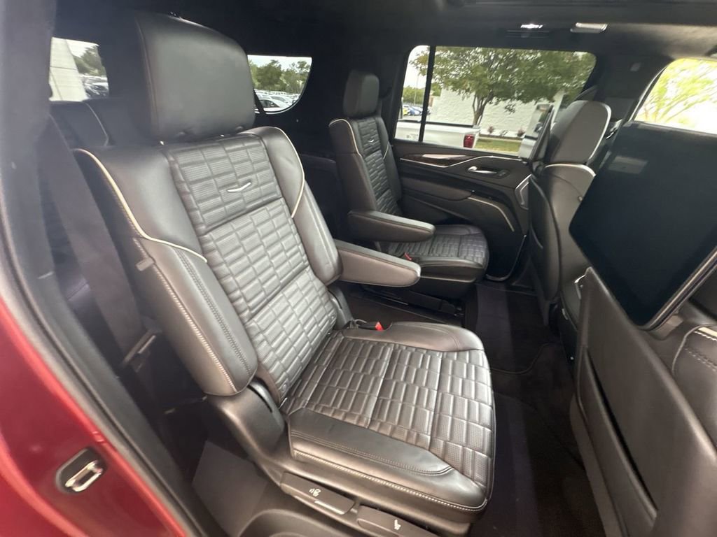 Certified 2024 Cadillac Escalade ESV Premium Luxury Platinum AWD/4WD image 28
