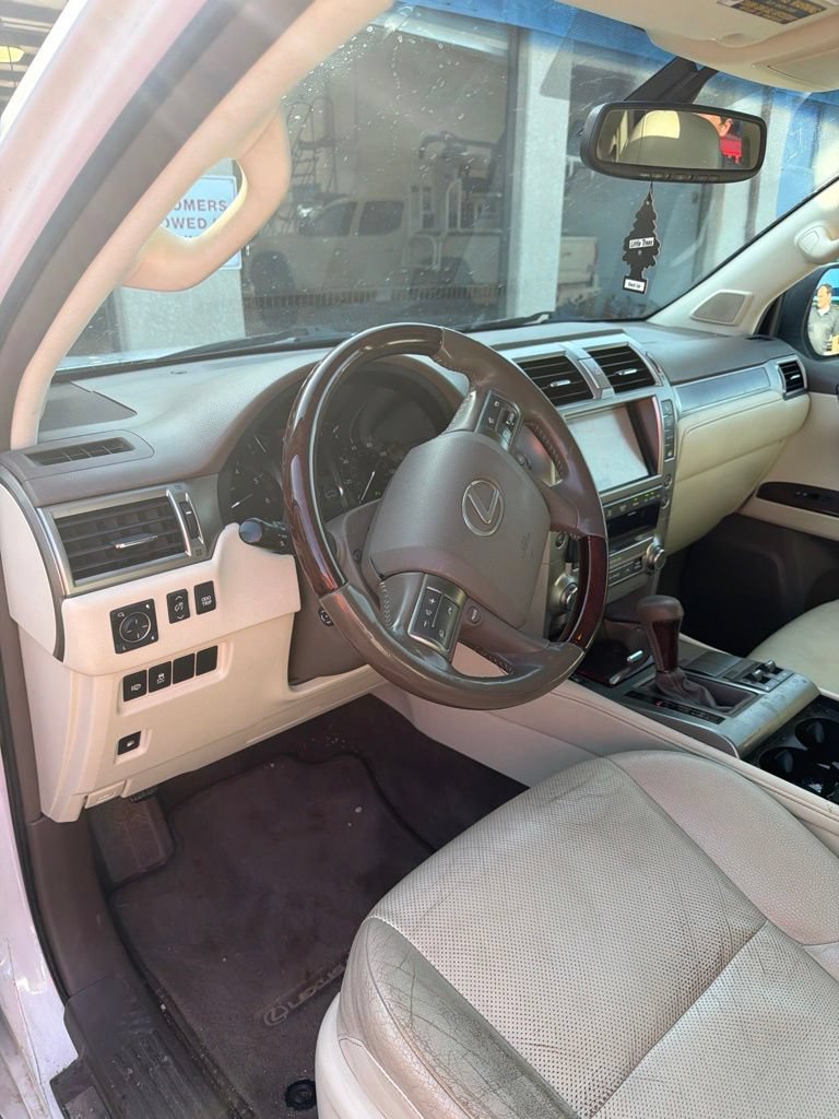 Used 2016 Lexus GX 460 w/ Premium Package AWD/4WD image 7