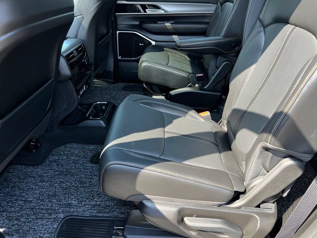 New 2026 Jeep Grand Wagoneer 4WD image 25