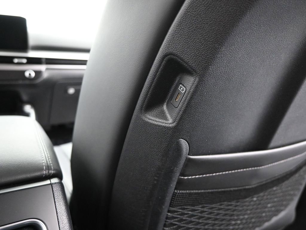 Used 2025 Kia Sorento S w/ Panoramic Sunroof Package image 14