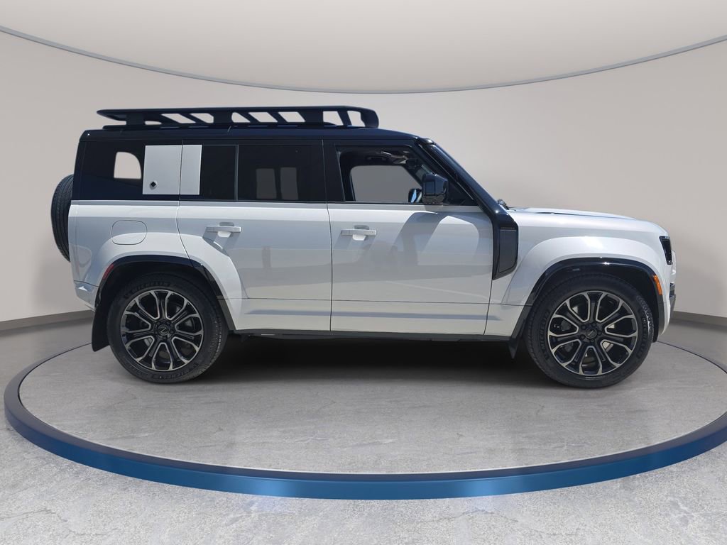 New 2026 Land Rover Defender 110 OCTA AWD/4WD image 4