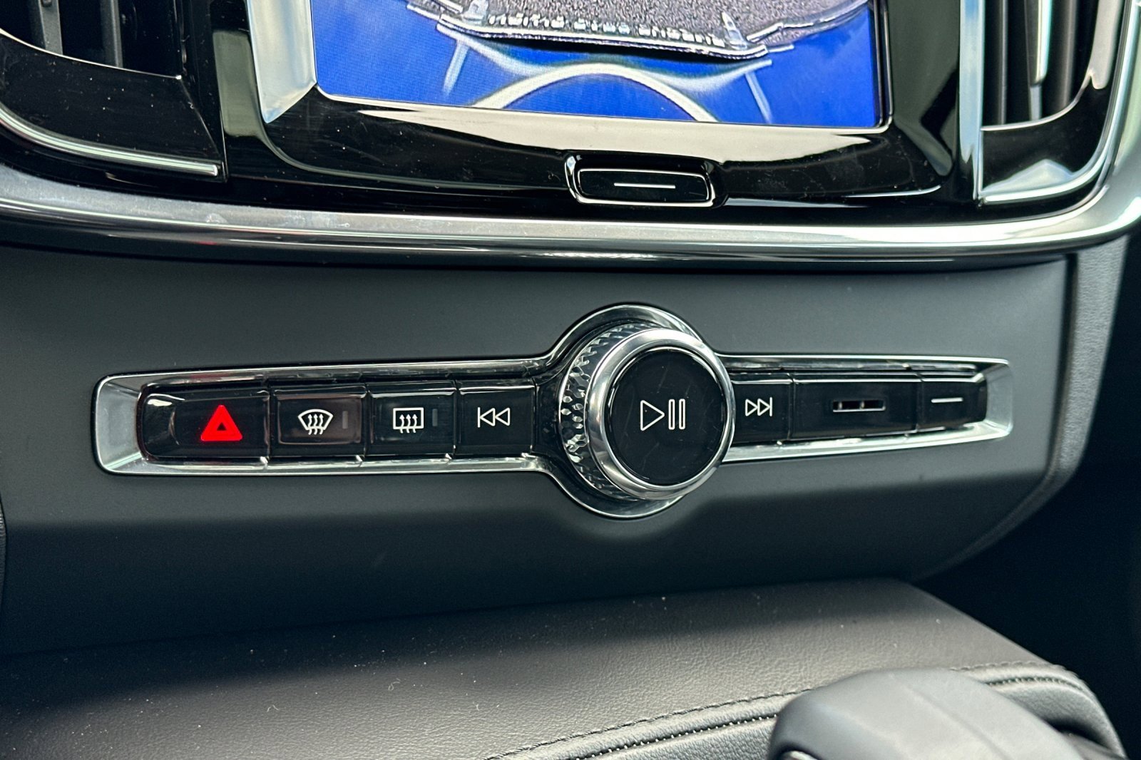 Used 2025 Volvo S90 B6 Plus w/ Protection Package Premier image 23