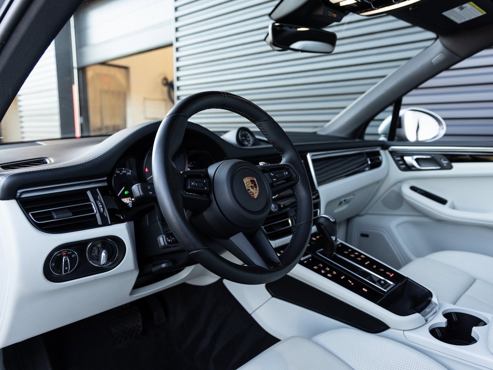 Used 2023 Porsche Macan S image 4