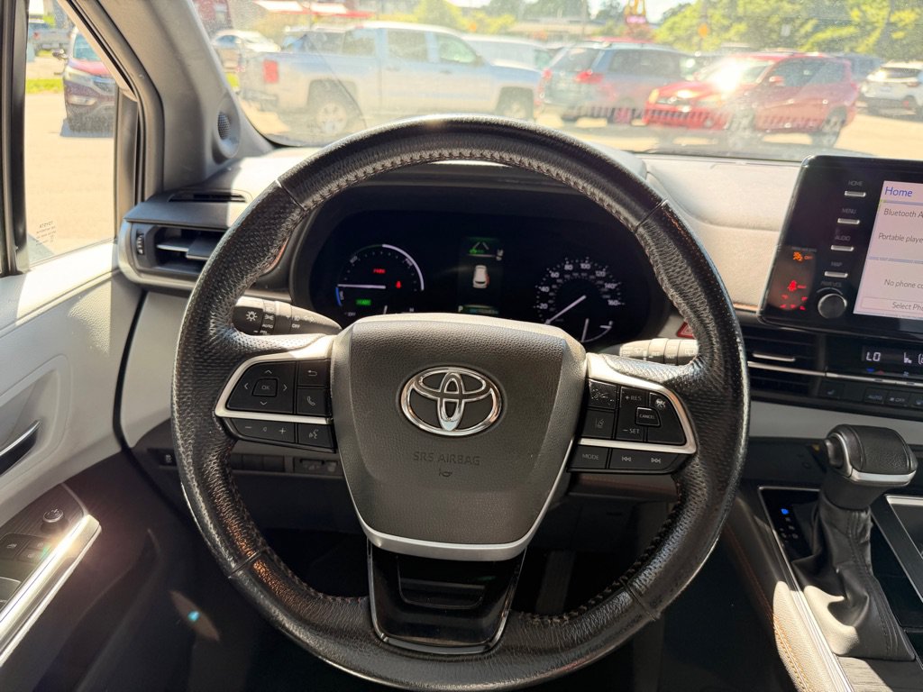 Used 2022 Toyota Sienna XSE w/ XSE Plus Package AWD/4WD image 20