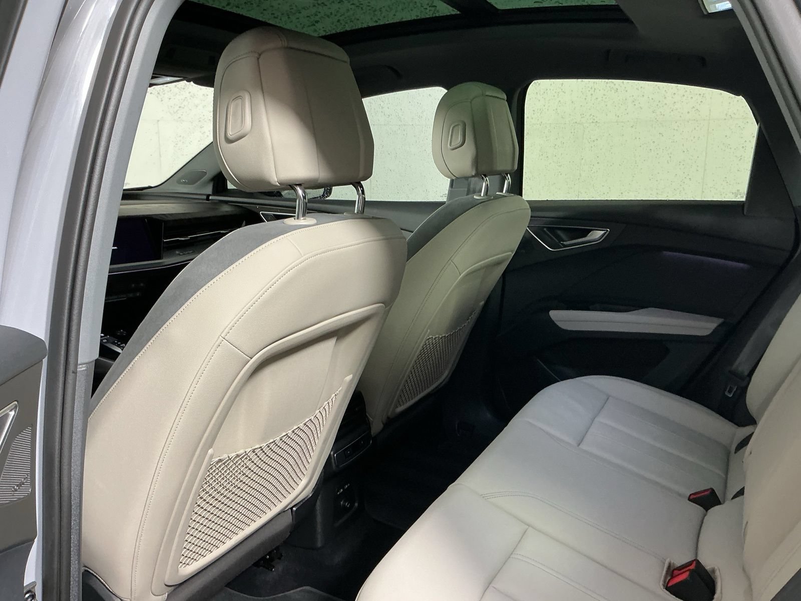 Used 2023 Audi Q4 e-tron Prestige AWD/4WD image 14
