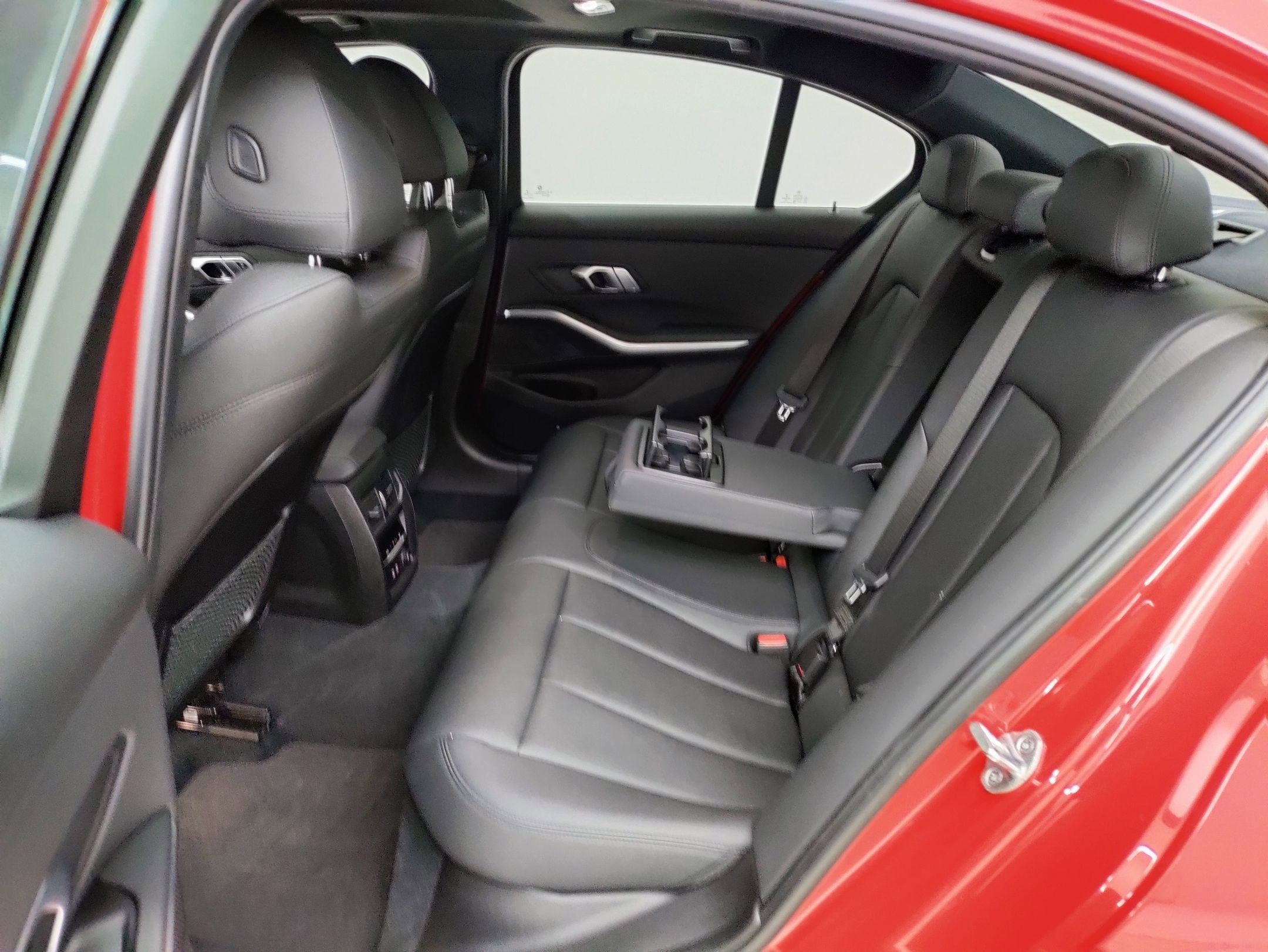 Used 2020 BMW 330i Sedan w/ Driving Assistance Package image 12