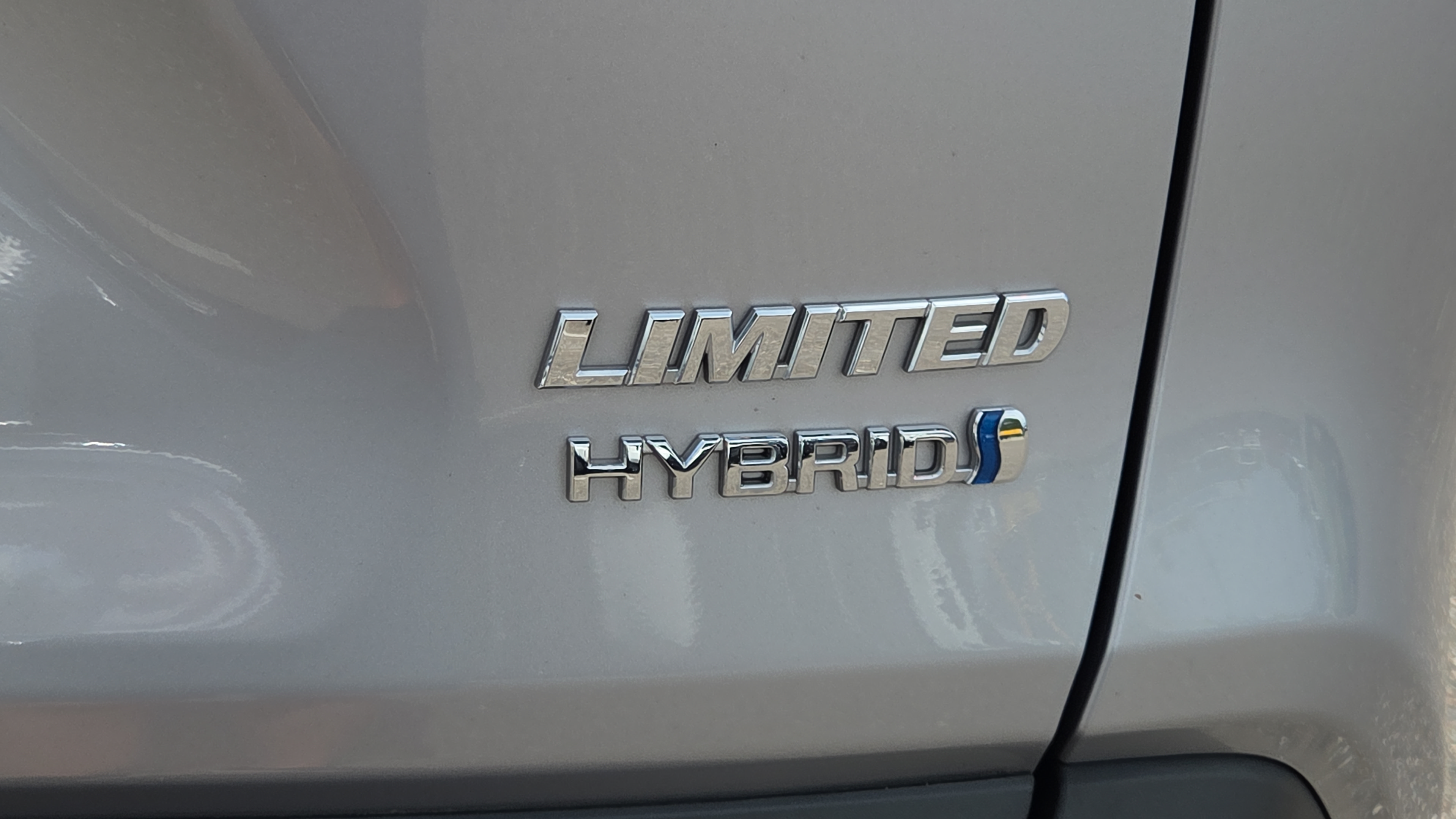 Certified 2021 Toyota RAV4 Limited w/ Limited Grade Weather Package AWD/4WD image 32