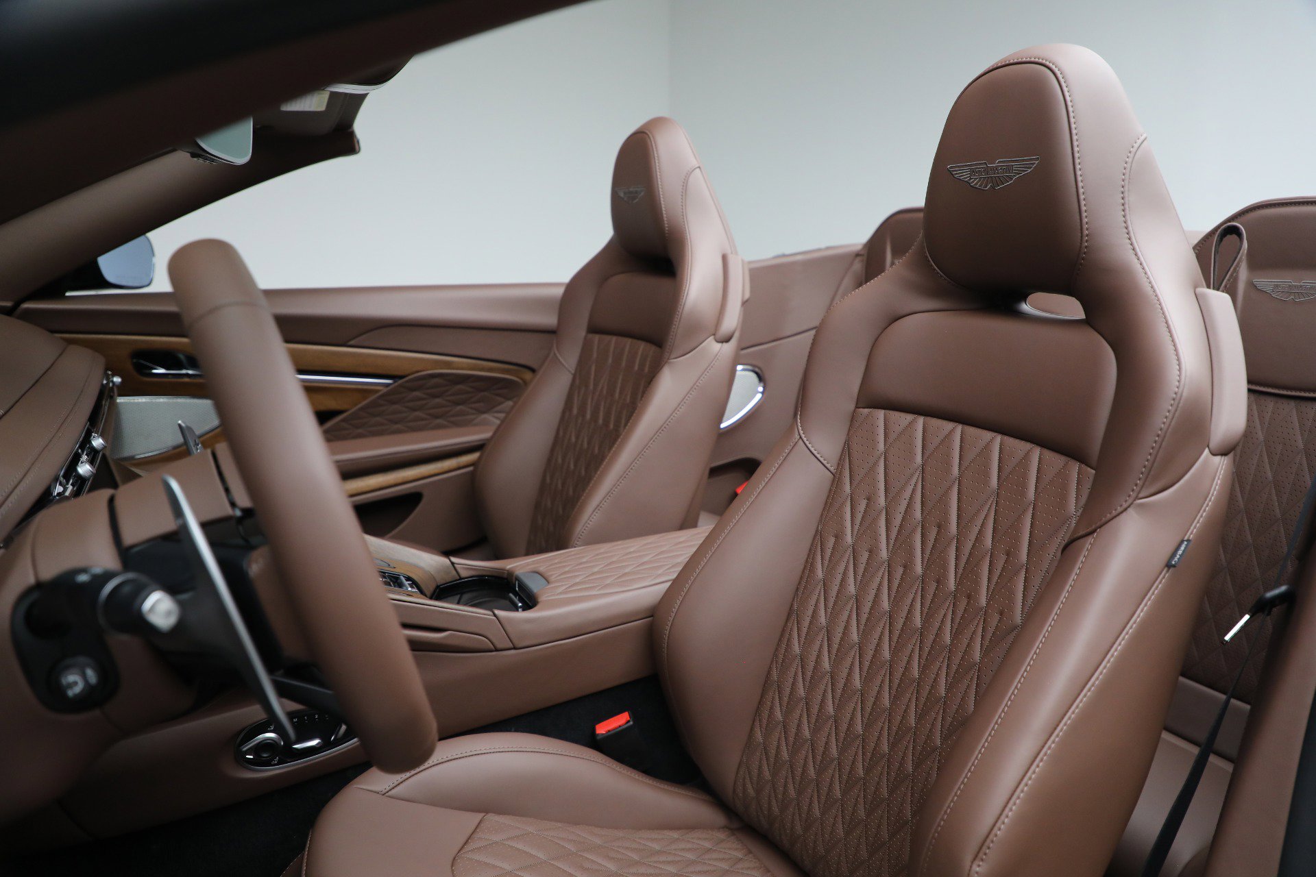 New 2026 Aston Martin DB12 Volante image 28