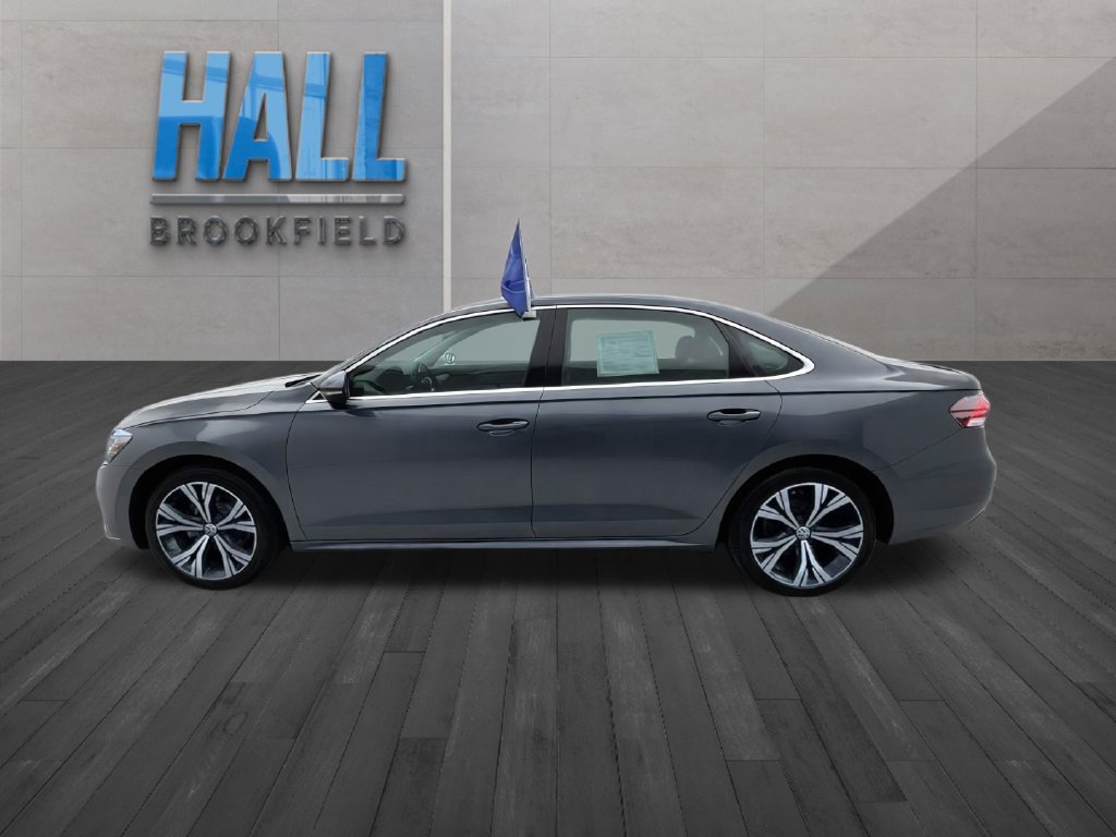 Used 2022 Volkswagen Passat 2.0T SE FWD image 2