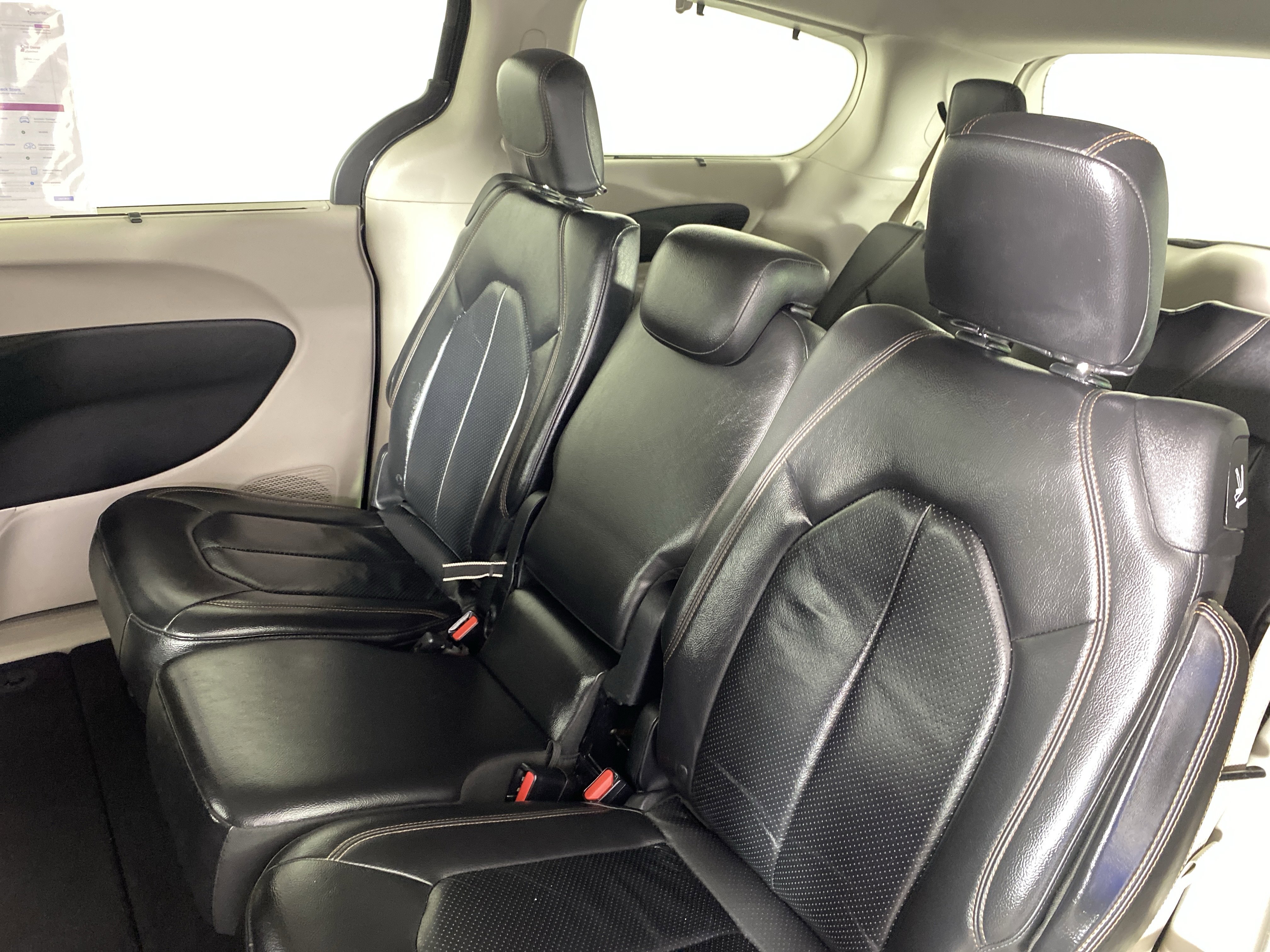 Used 2017 Chrysler Pacifica Touring-L Plus image 32