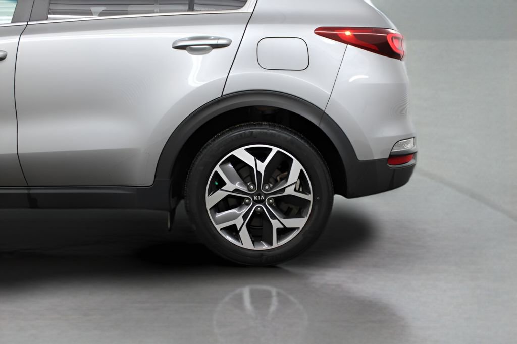 Used 2022 Kia Sportage EX w/ EX Technology Package image 13