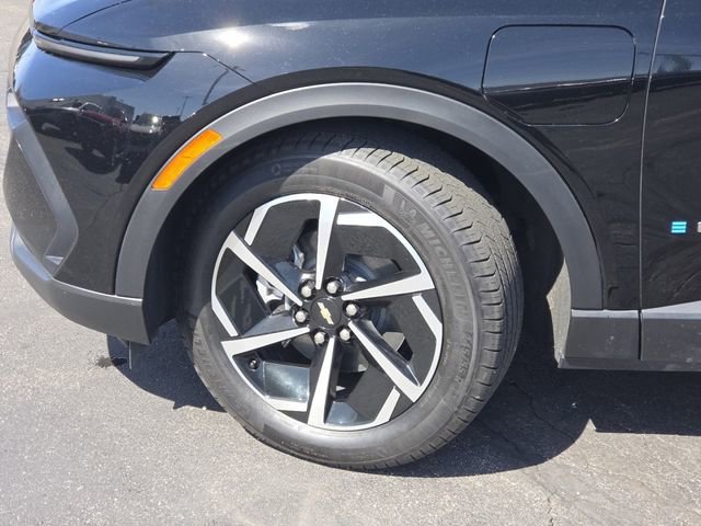 New 2026 Chevrolet Equinox EV LT image 19