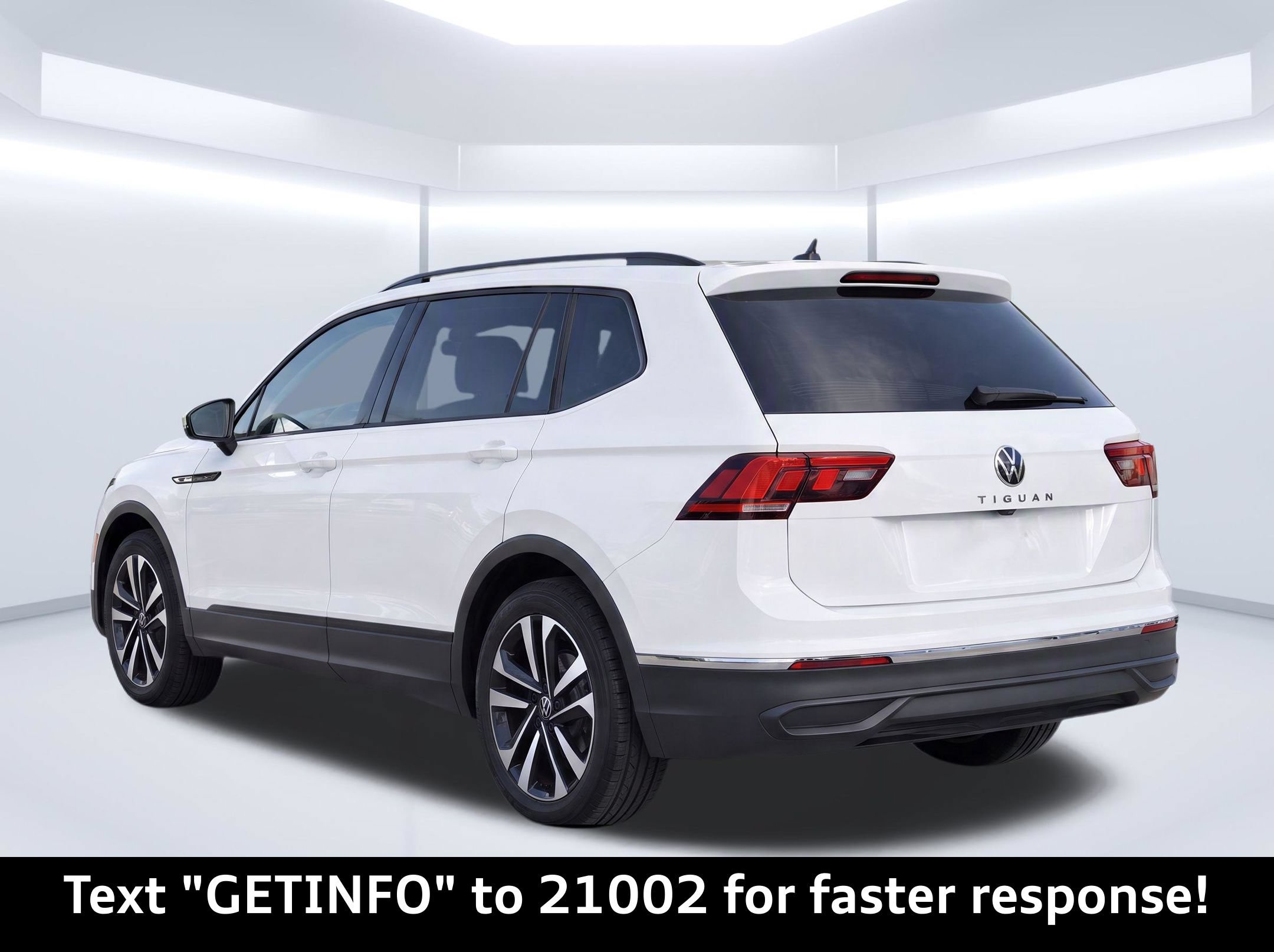 Used 2023 Volkswagen Tiguan S FWD image 3