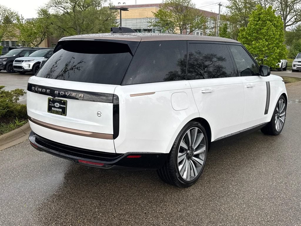 Certified 2023 Land Rover Range Rover SV AWD/4WD image 3