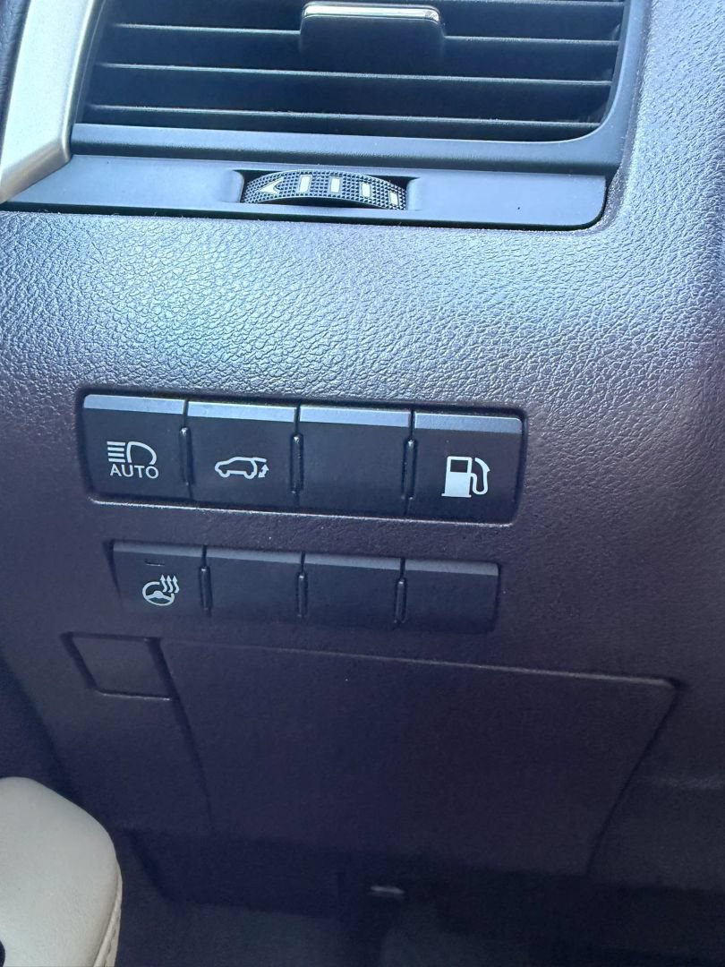 Used 2017 Lexus RX 450h AWD image 28