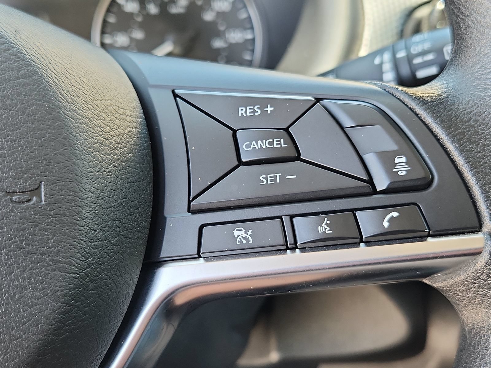 Used 2024 Nissan Kicks SV FWD image 21