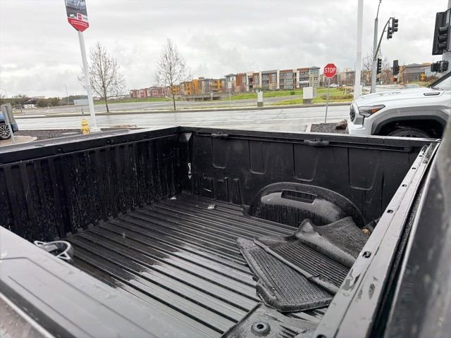 Used 2022 Toyota Tundra SR5 w/ Convenience Package image 5