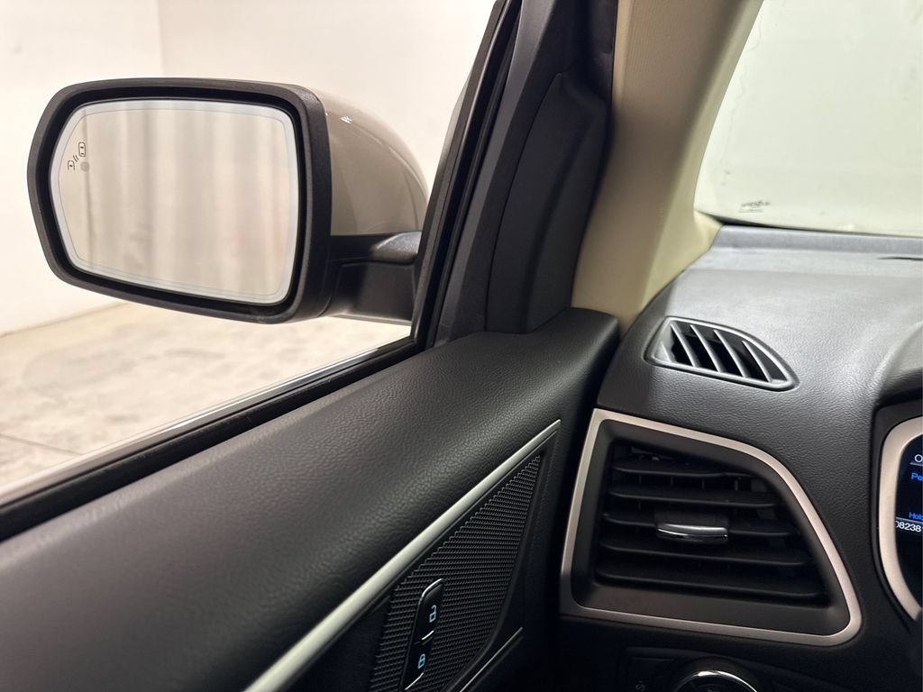 Used 2017 Ford Edge SEL w/ Equipment Group 201A FWD image 35