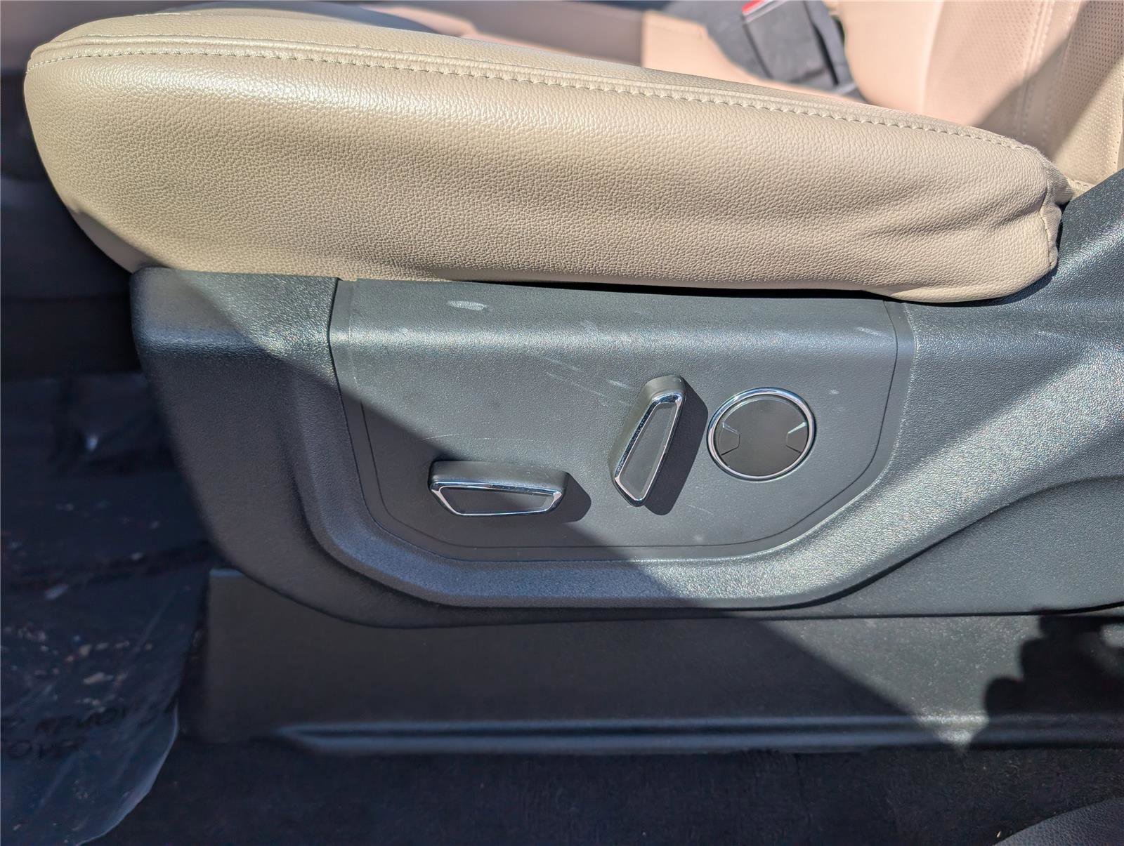 Used 2024 Ford Expedition Limited image 22