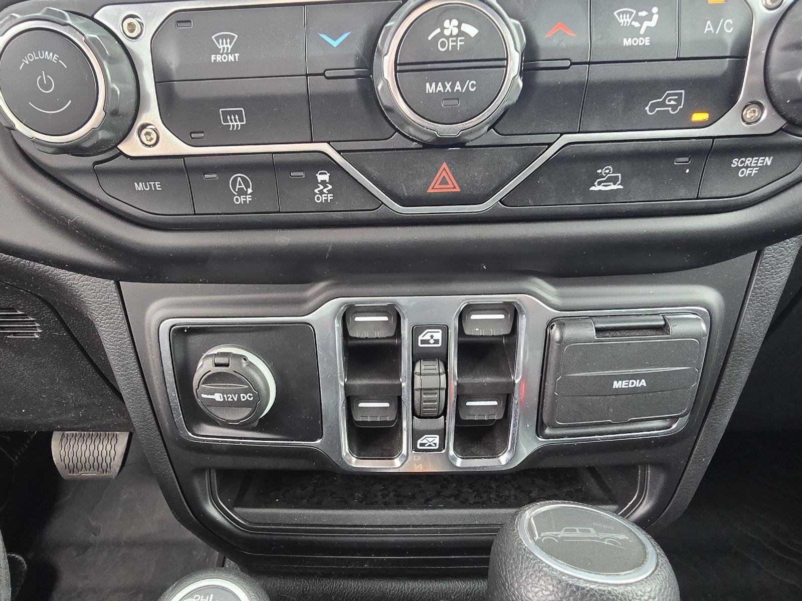 Used 2022 Jeep Gladiator Sport AWD/4WD image 21