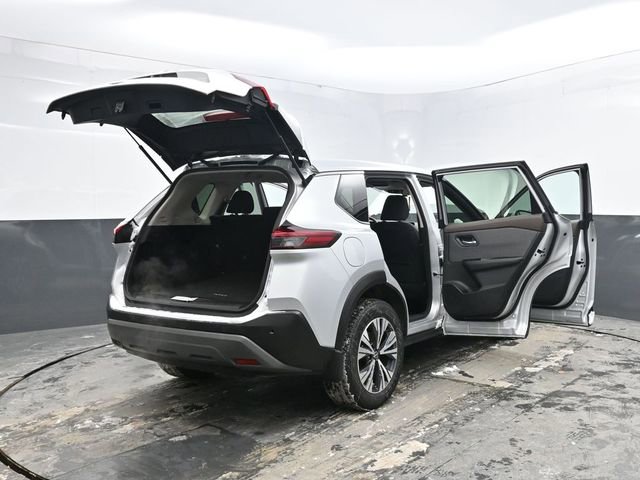 Used 2023 Nissan Rogue SV image 45