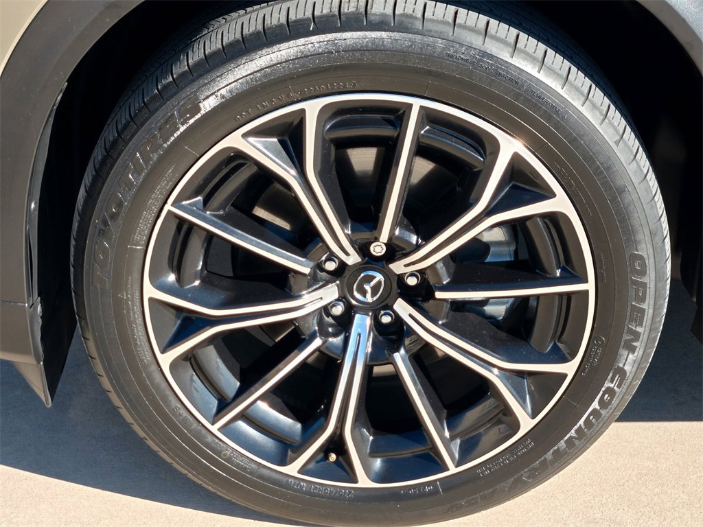 Used 2025 MAZDA CX-70 Plug-In Hybrid w/ Premium Pkg image 9