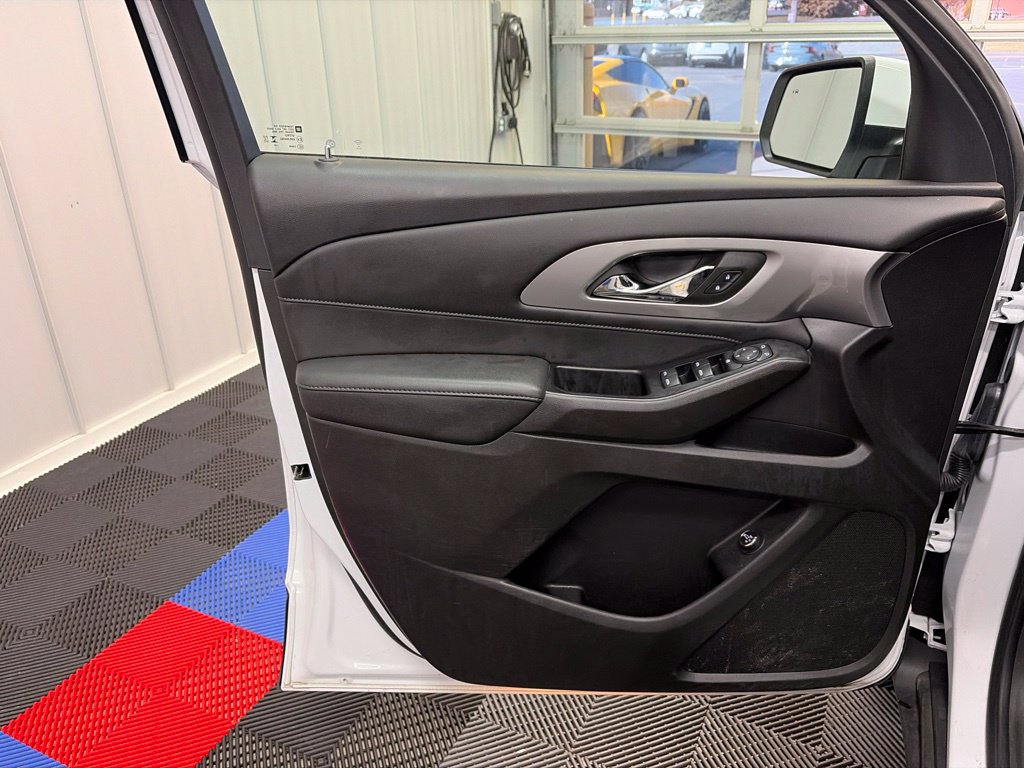 Used 2023 Chevrolet Traverse LT w/ LPO, Floor Liner Package AWD/4WD image 13