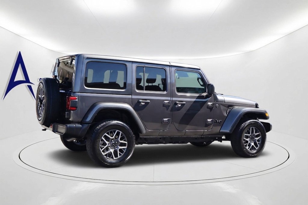 Certified 2025 Jeep Wrangler Unlimited Sahara AWD/4WD image 4