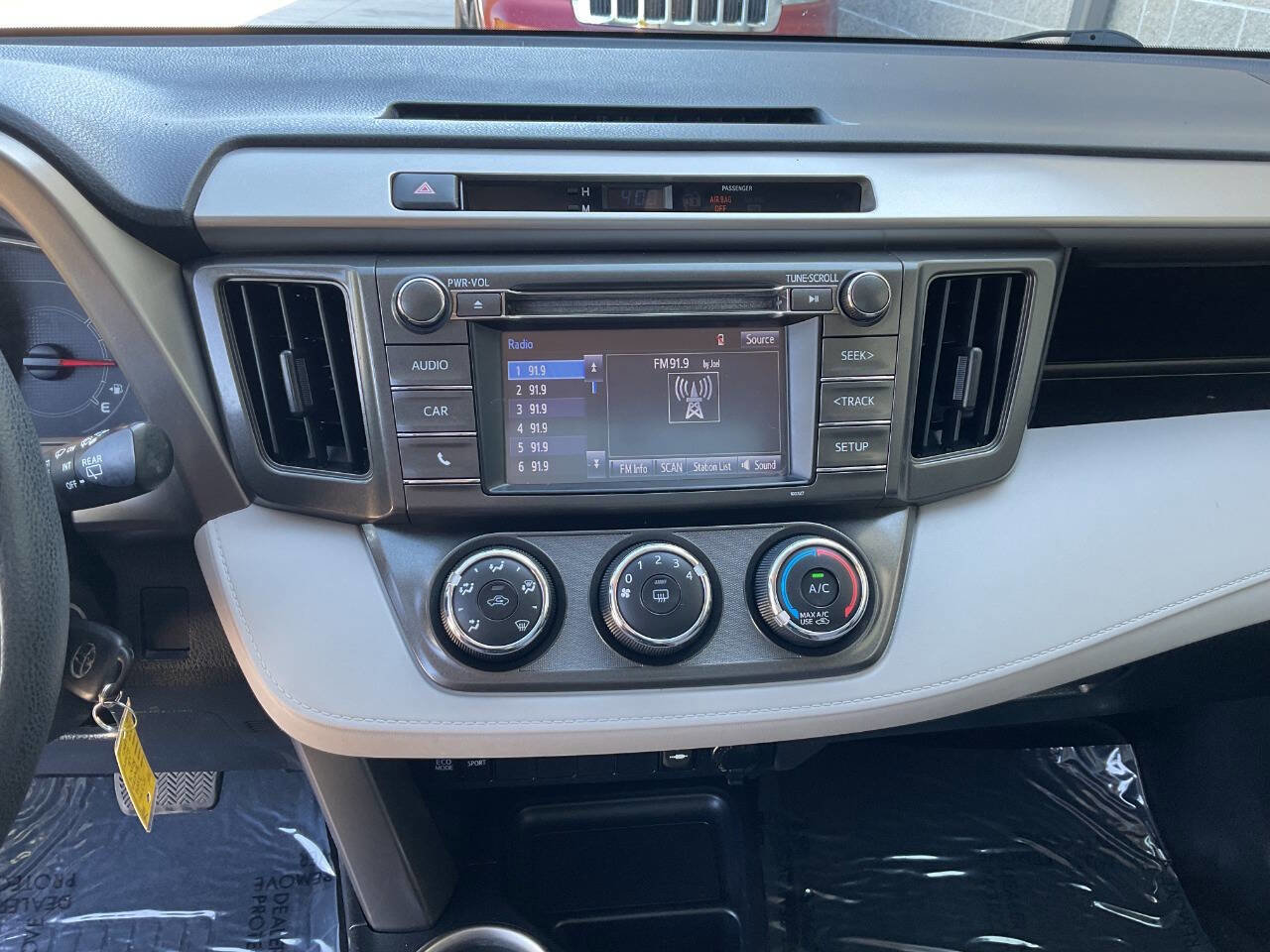 Used 2014 Toyota RAV4 LE FWD image 19