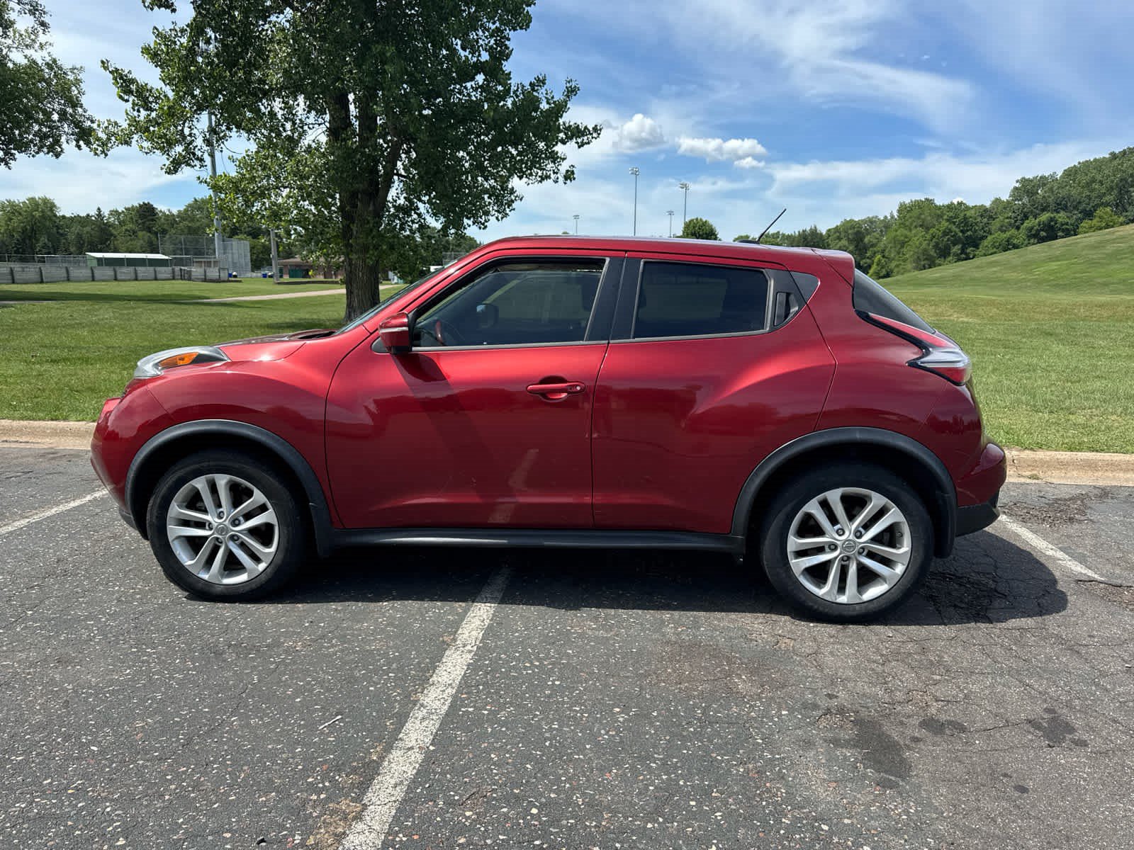 Used 2015 Nissan Juke SV w/ Technology Package FWD image 4