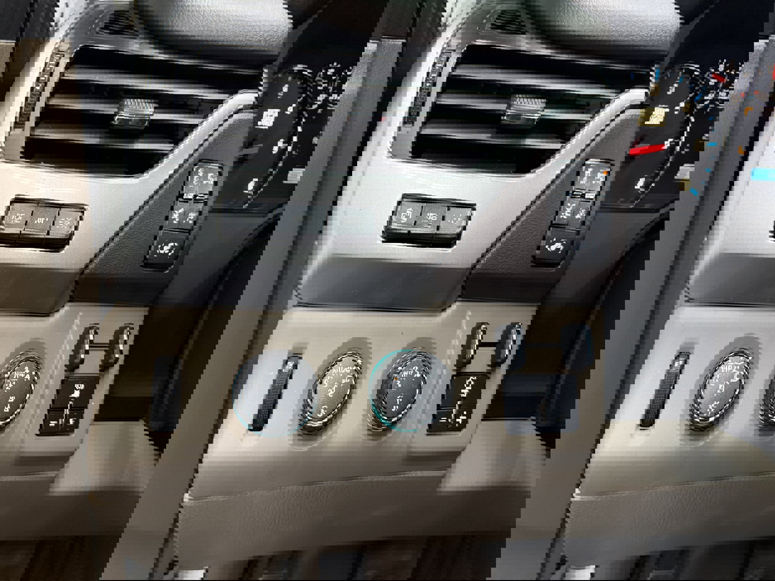 Used 2017 Chevrolet Suburban Premier image 17