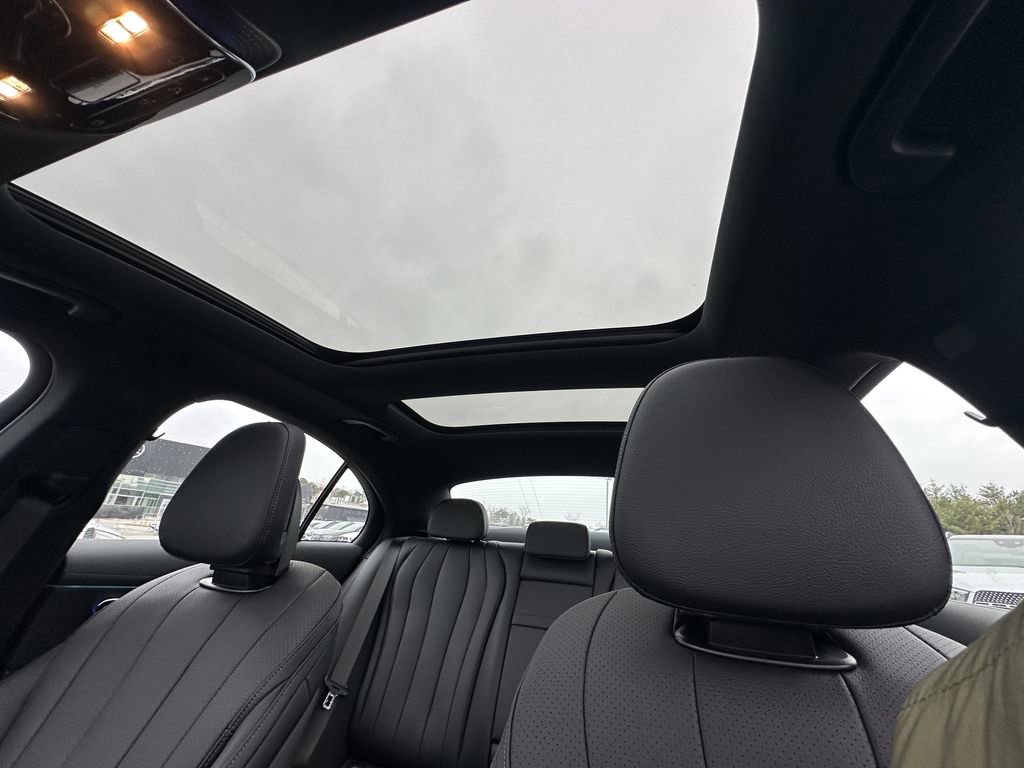 New 2026 Mercedes-Benz E 450 4MATIC Sedan image 34