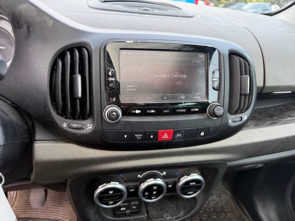 Used 2014 FIAT 500L Trekking w/ Popular Equipment Group FWD image 12