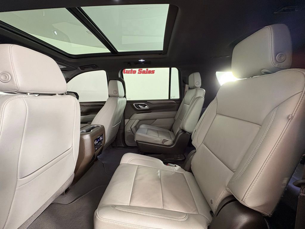 Used 2022 Chevrolet Suburban LT w/ LT Signature Package image 43