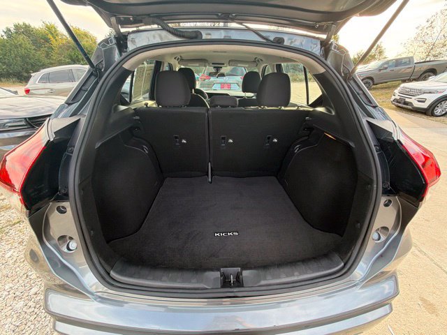 Used 2021 Nissan Kicks SV FWD image 12
