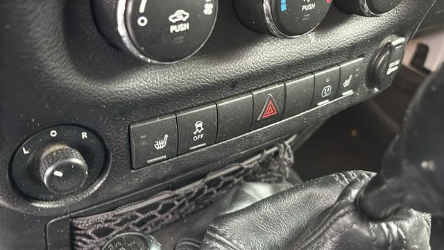 Used 2017 Jeep Wrangler Unlimited Sahara w/ Connectivity Group image 21