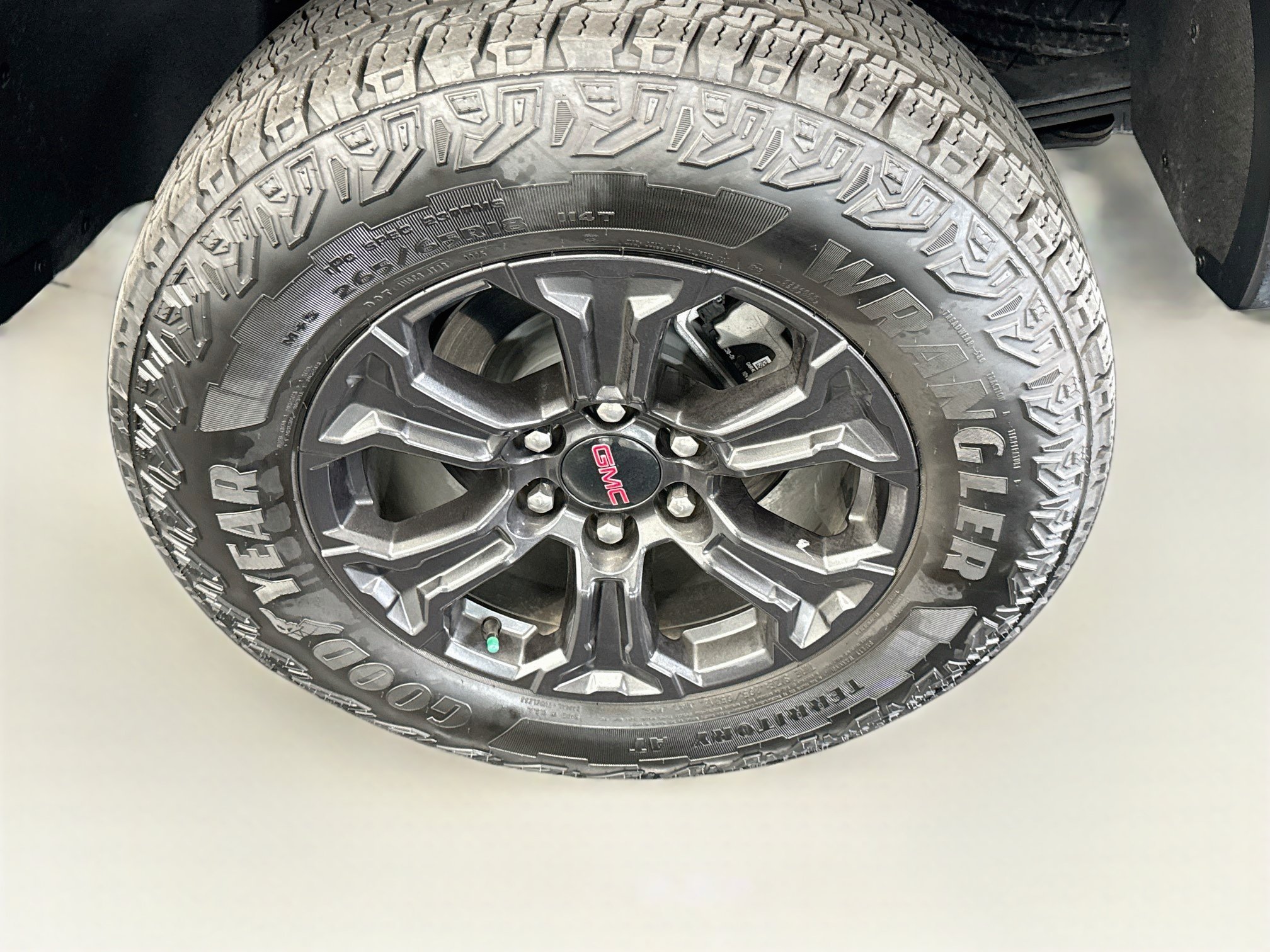 Used 2025 GMC Canyon Elevation w/ Convenience Package RWD image 11