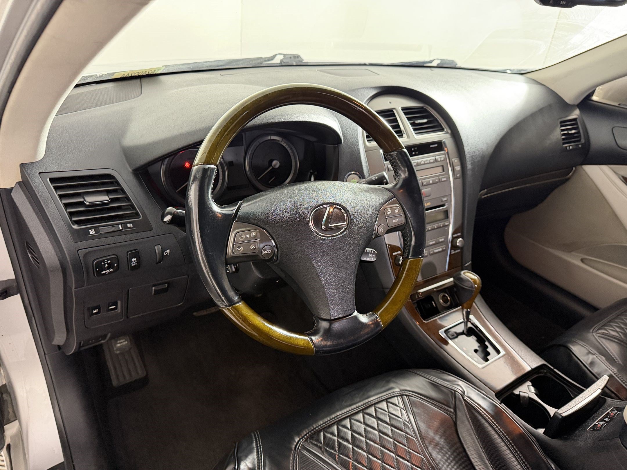 Used 2010 Lexus ES 350 FWD image 4
