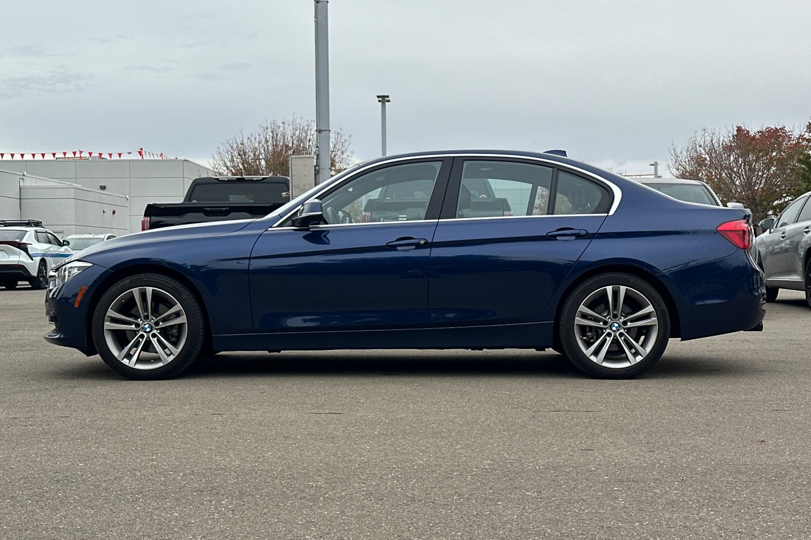 Used 2018 BMW 330i Sedan RWD image 7