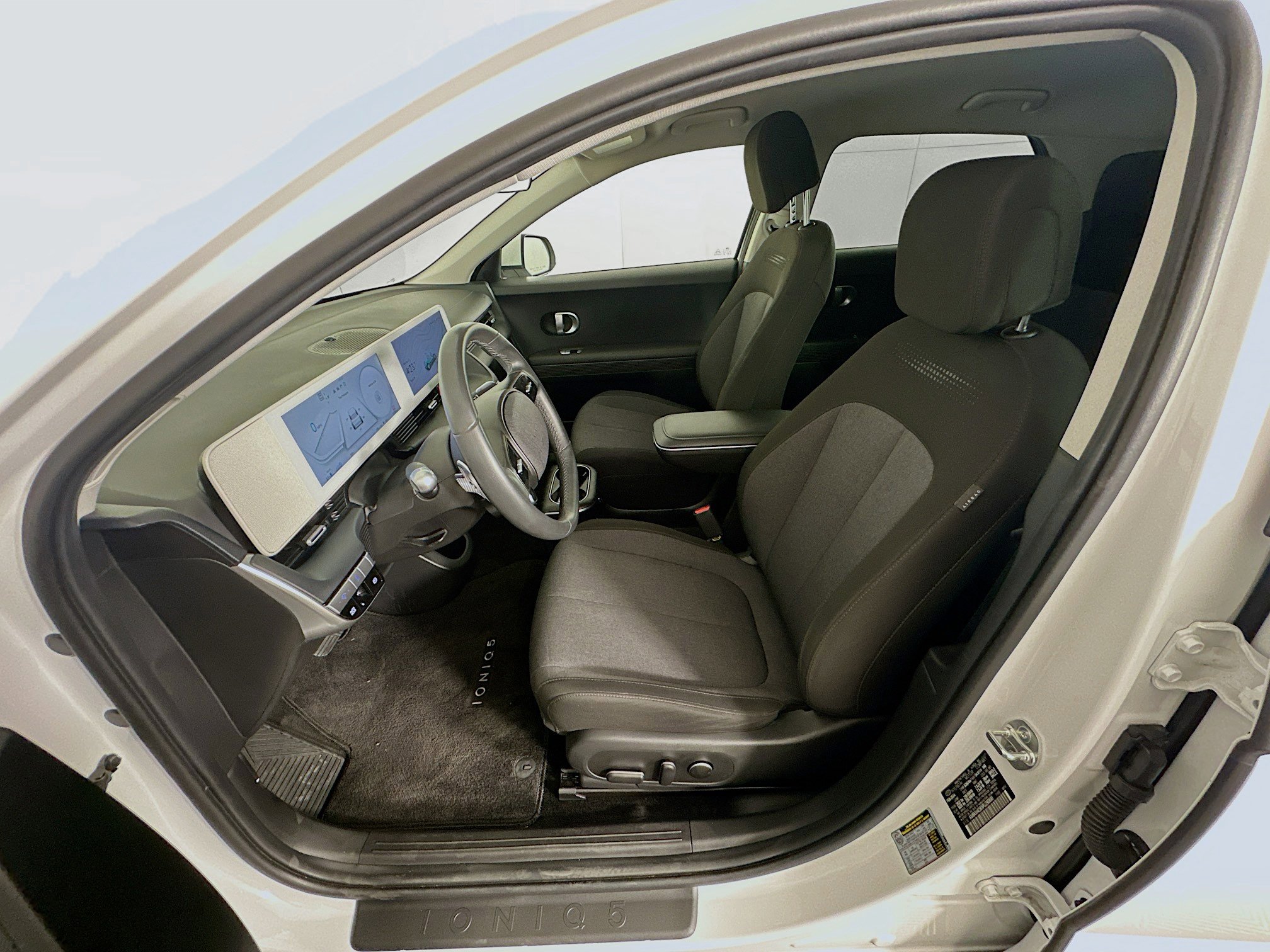 Used 2024 Hyundai Ioniq 5 SE RWD image 13
