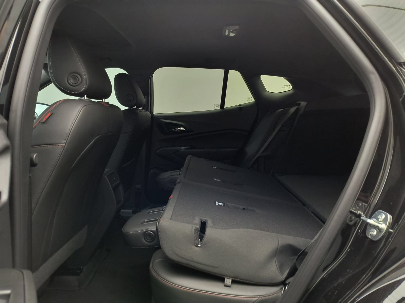 New 2026 Chevrolet Trax RS w/ Sunroof Package FWD image 20