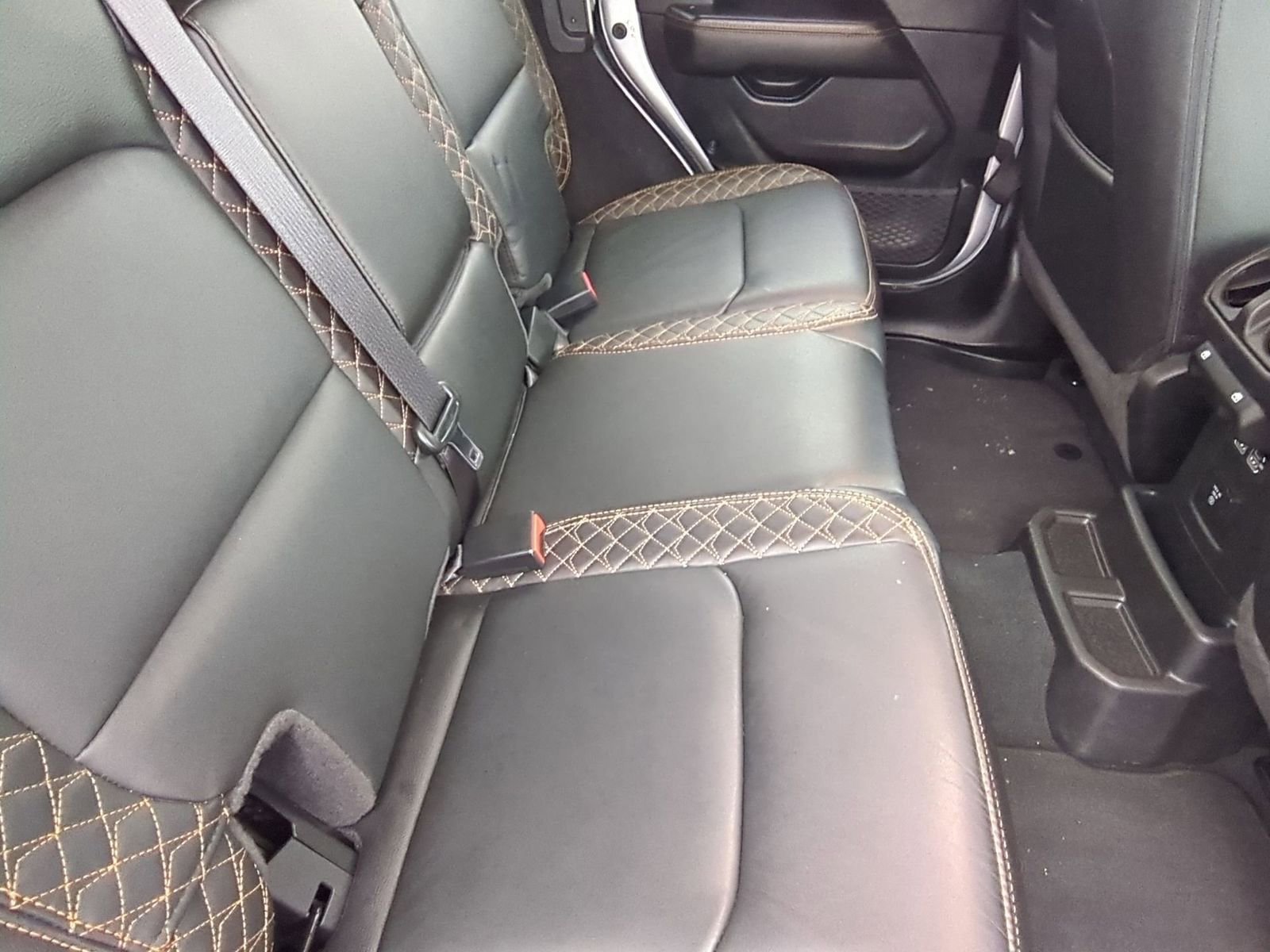 Used 2023 Jeep Wrangler Altitude image 25