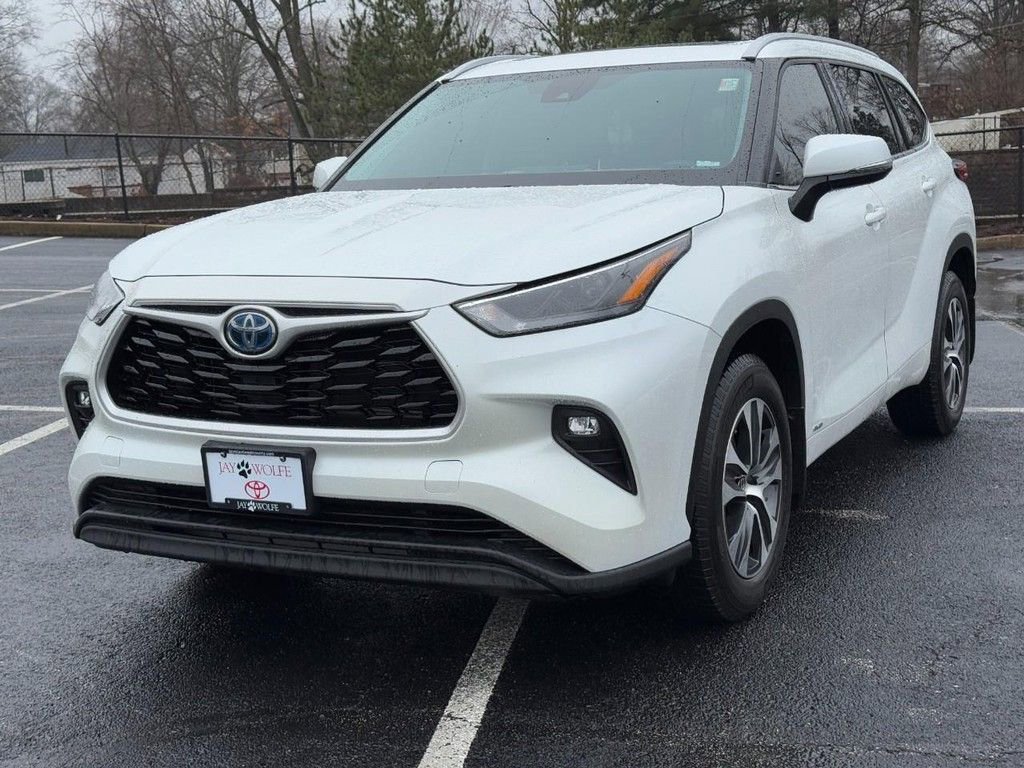Certified 2022 Toyota Highlander XLE image 11